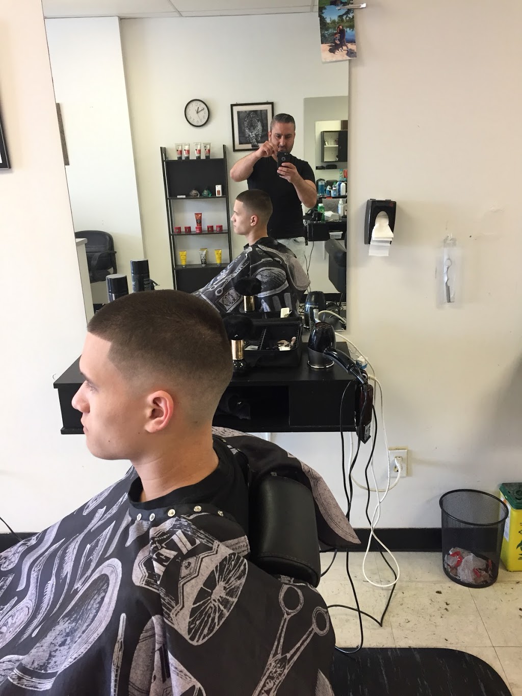 Gentlemen first barber shop | 1089 Lauzon Rd, Windsor, ON N8S 3M8, Canada | Phone: (519) 992-0082