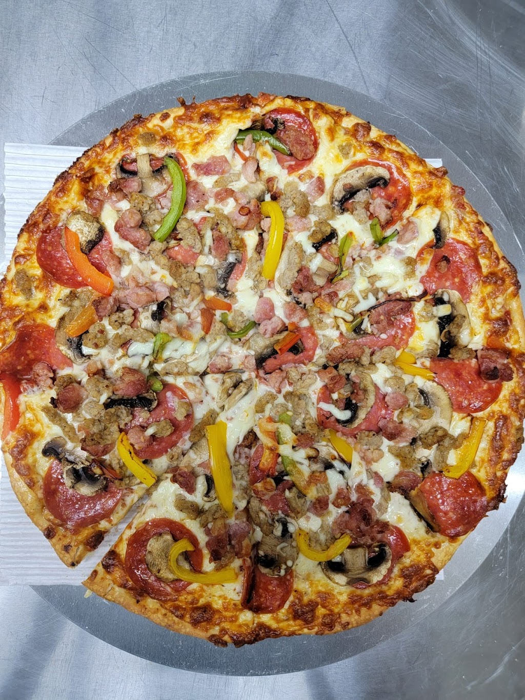 Viona Pizza | 3200 Homestead Dr, Mount Hope, ON L0R 1W0, Canada | Phone: (905) 271-3081