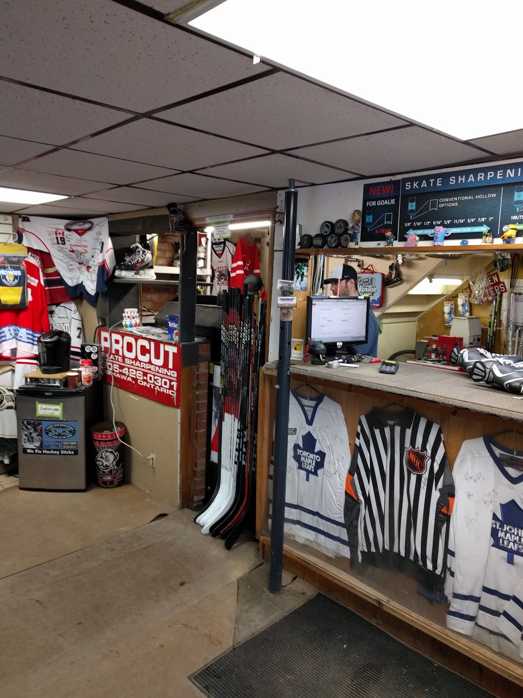 Procut Skate Sharpening | 920 Farewell St, Oshawa, ON L1H 6N6, Canada | Phone: (905) 429-2088