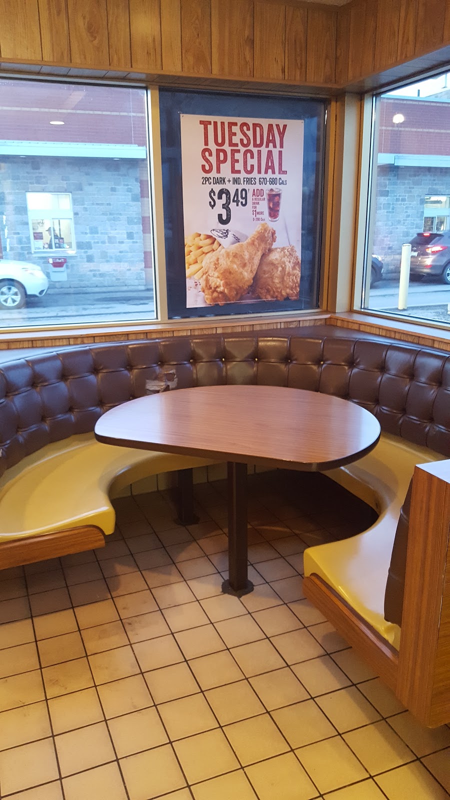 KFC | 623 Niagara St, Welland, ON L3C 1L9, Canada | Phone: (905) 734-7796