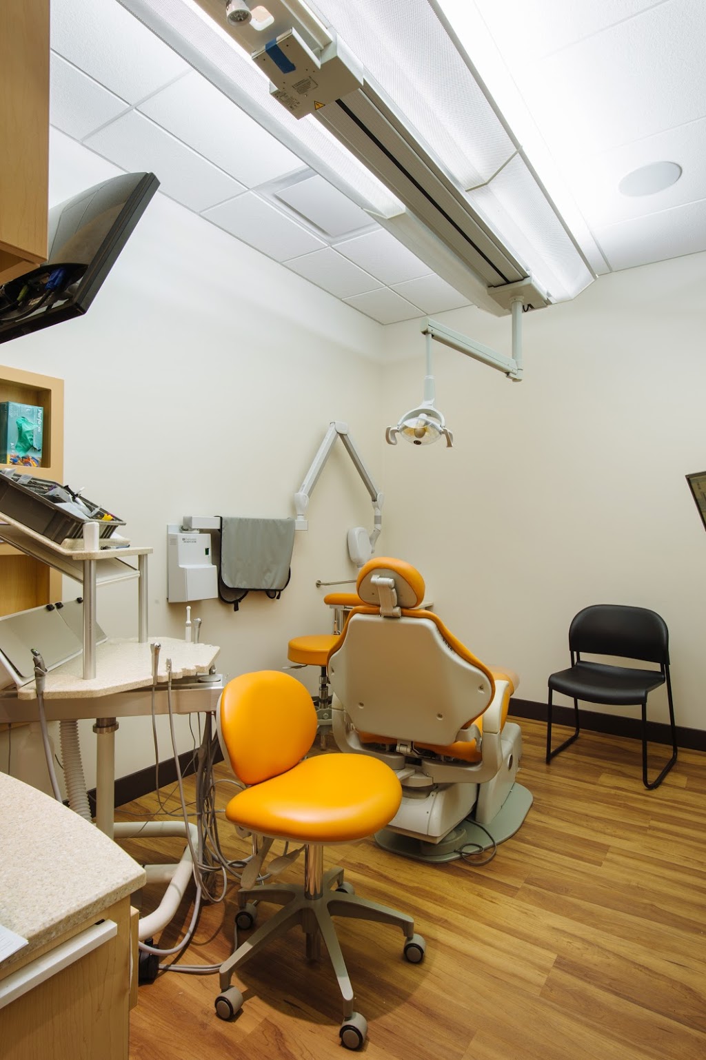 Fraser Valley Dental Specialists | 3033 Immel St #500, Abbotsford, BC V2S 6S2, Canada | Phone: (604) 852-5402