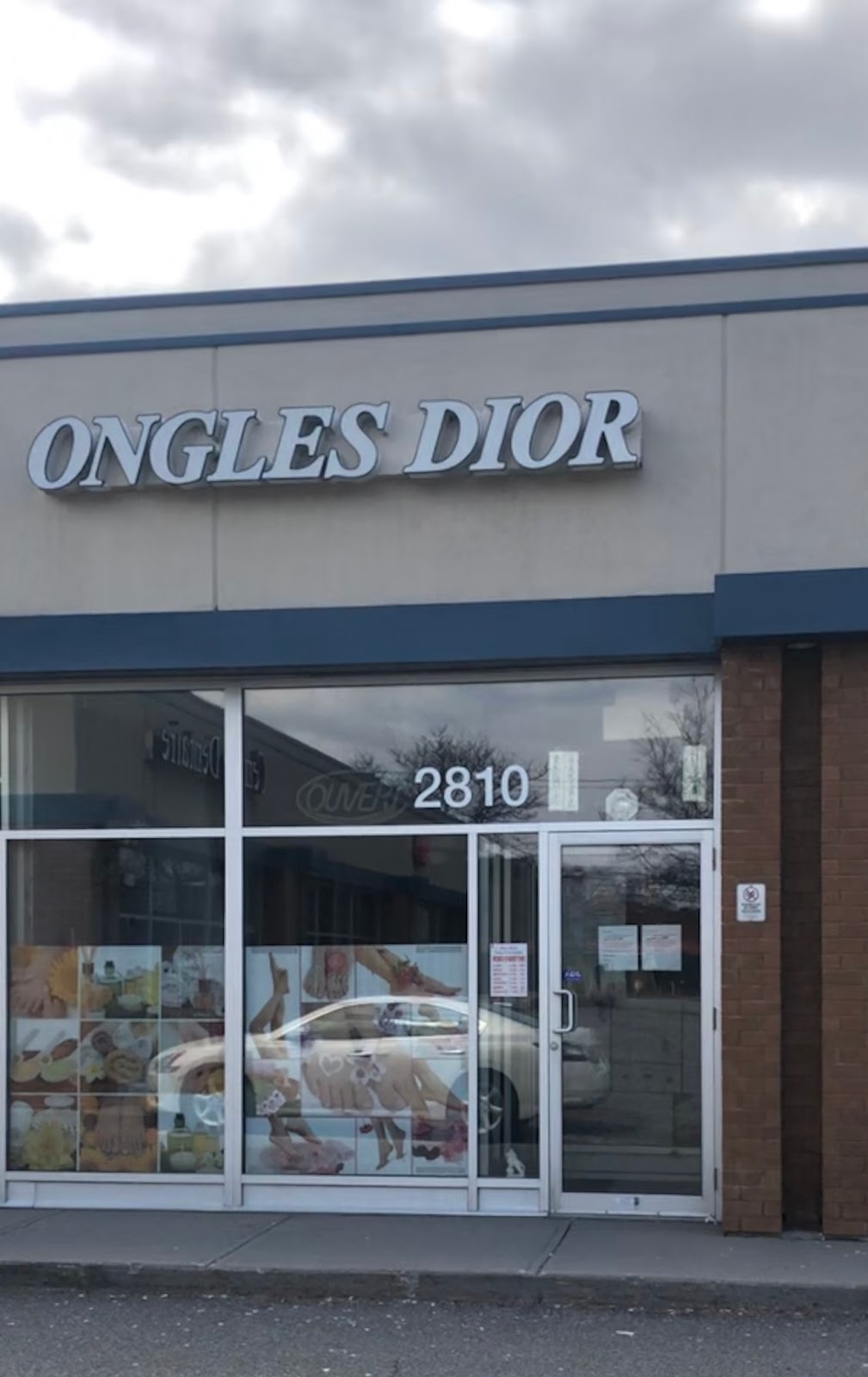 Ongles Dior | 2810 Bd Saint-Charles, Kirkland, QC H9H 3B6, Canada | Phone: (514) 674-0818