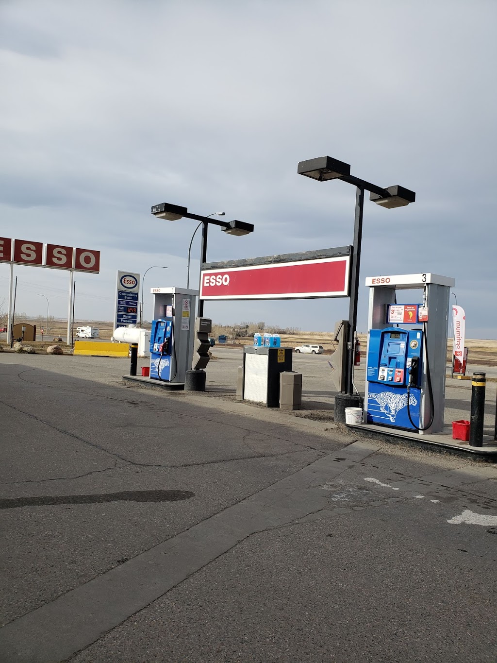 Esso | 26 Ave & HWY 2, Nanton, AB T0L 1R0, Canada | Phone: (403) 646-2332