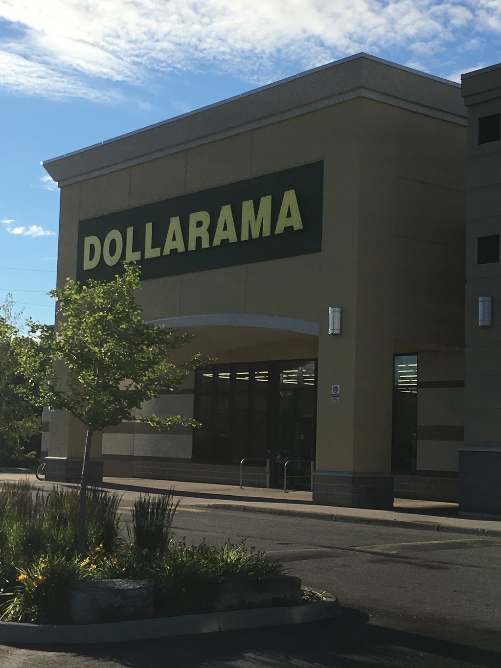 Dollarama | 55 Mountain Rd Blue Mountain Mall, Collingwood, ON L9Y 4M2, Canada | Phone: (705) 444-9543