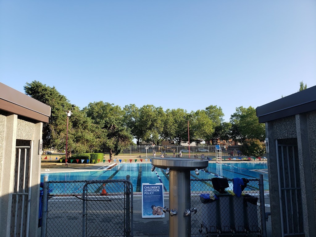 MacPherson Outdoor Pool | 5485 Rumble St, Burnaby, BC V5J 2B7, Canada | Phone: (604) 298-7946