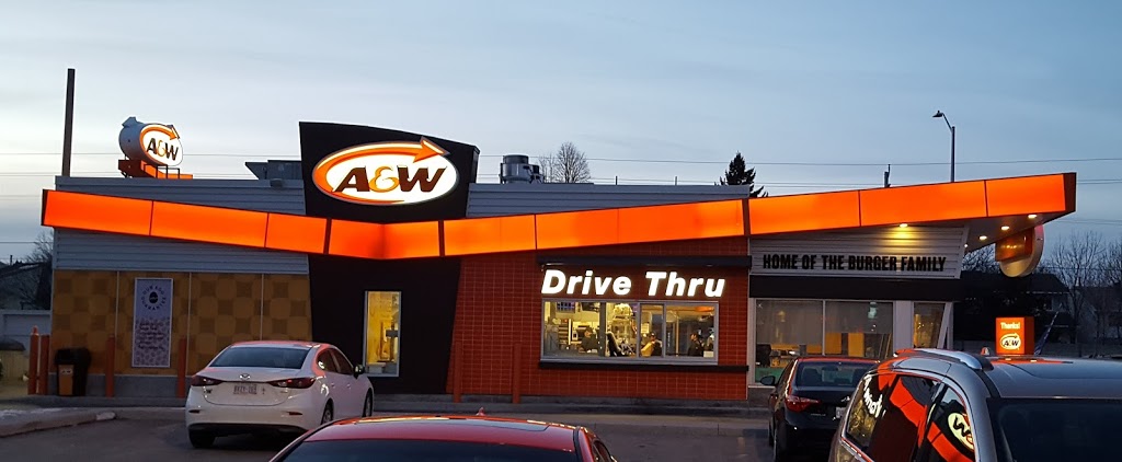 A&W | 700 Hunt Club Rd, Ottawa, ON K1V 1C3, Canada