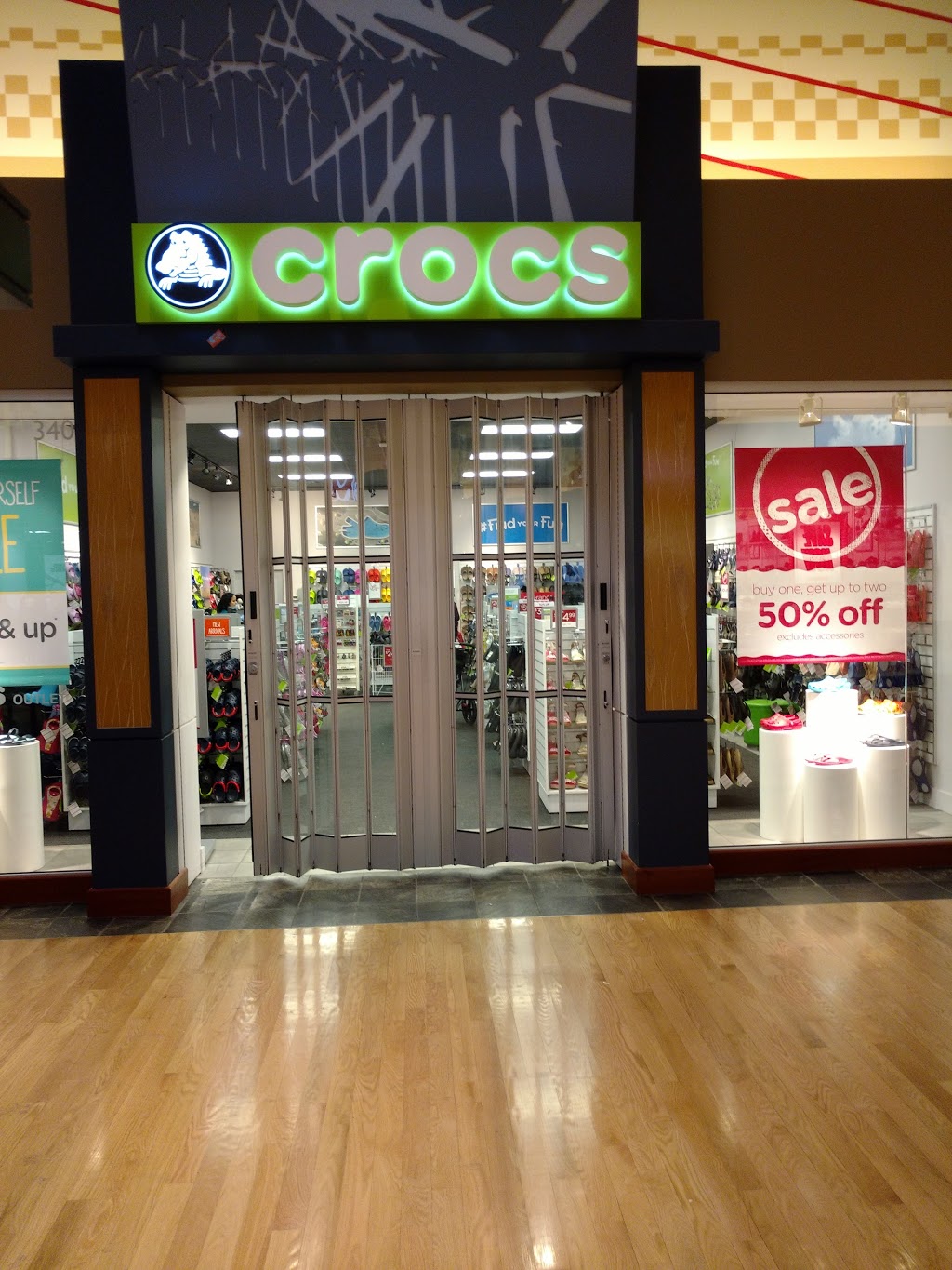 Crocs | 261055 Crossiron Blvd Space 340, Rocky View No. 44, AB T4A 0G3, Canada | Phone: (403) 295-2551