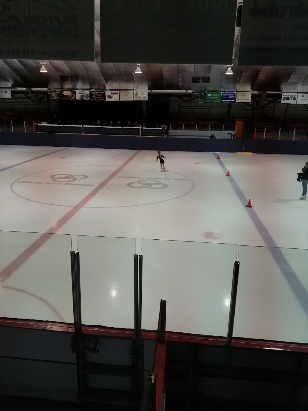 Arena Bertrand Lepage | 104 Rue Roy, Trois-Pistoles, QC G0L 4K0, Canada | Phone: (418) 851-2924