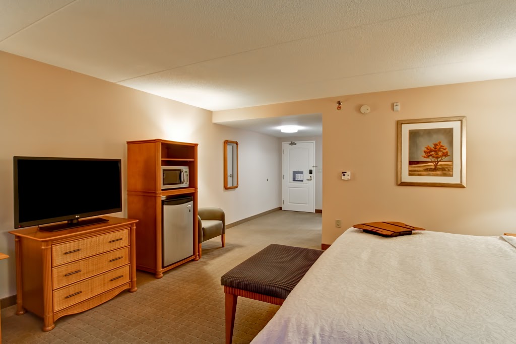 Hampton Inn & Suites by Hilton Guelph | 725 Imperial Rd N, Guelph, ON N1K 1X4, Canada | Phone: (519) 821-2144