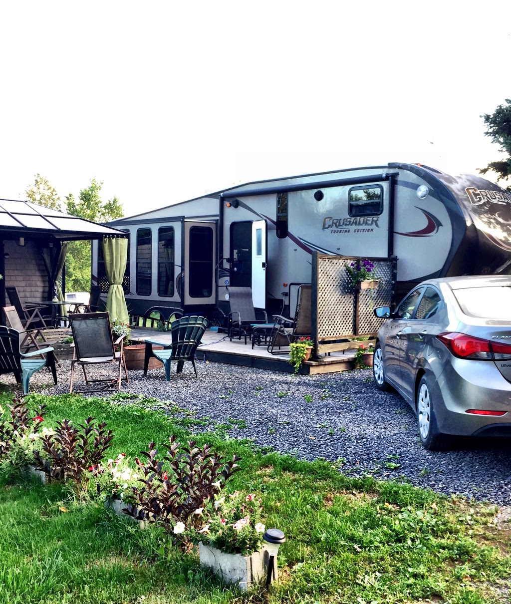 Camping La Relâche | 1355 Boulevard Guillaume-Couture, Saint-Romuald, QC G6W 5M6, Canada | Phone: (418) 839-4743