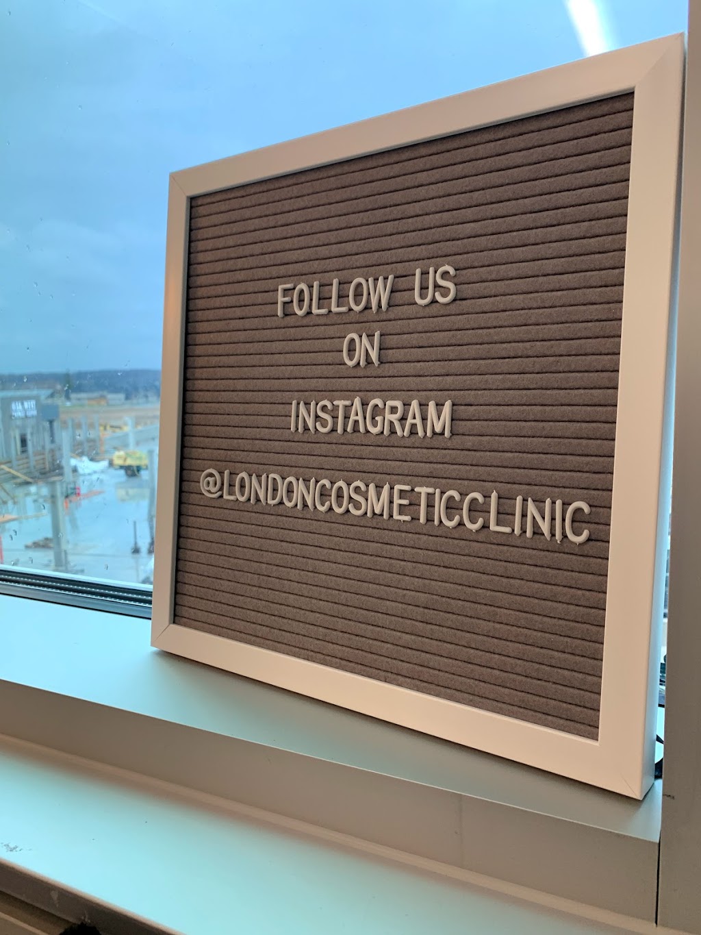 London Cosmetic Clinic | 1245 Riverbend Rd, London, ON N6K 4M9, Canada | Phone: (519) 473-2522