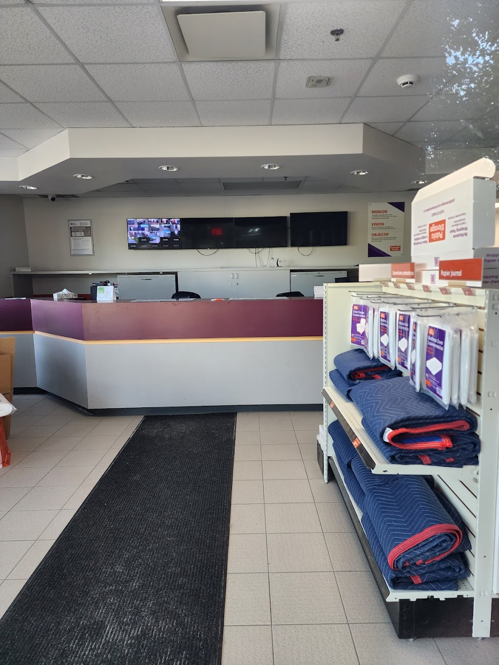 Entrepôt Public | 2801 Mnt St Rémi, Dorval, QC H9P 1K9, Canada | Phone: (514) 421-4558