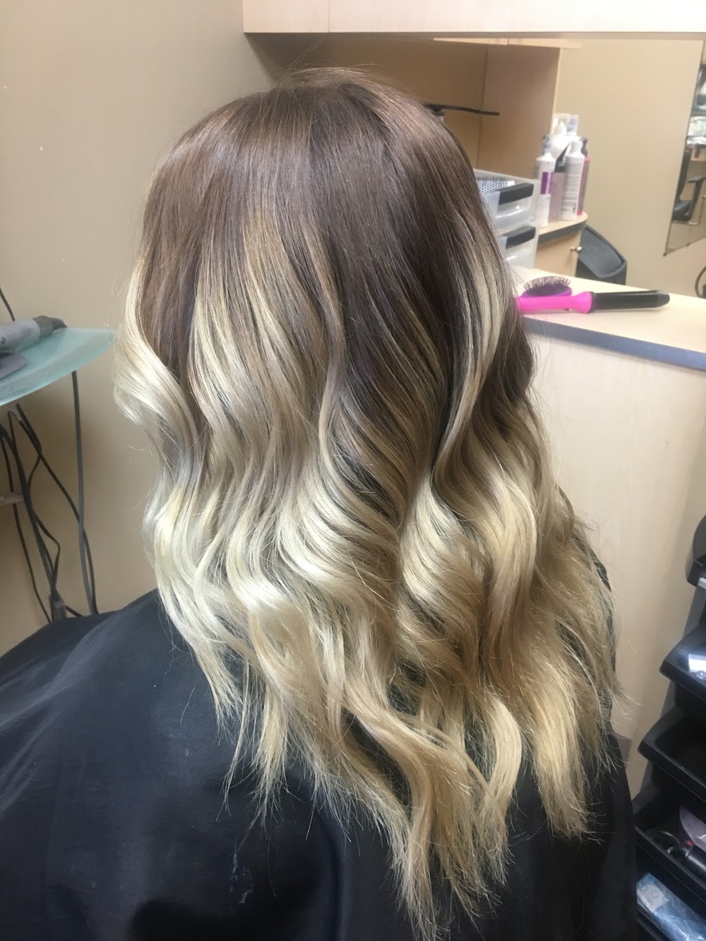 European Touch Hair Studio | 5 Manitou Dr, Kitchener, ON N2C 2J6, Canada | Phone: (519) 894-0621