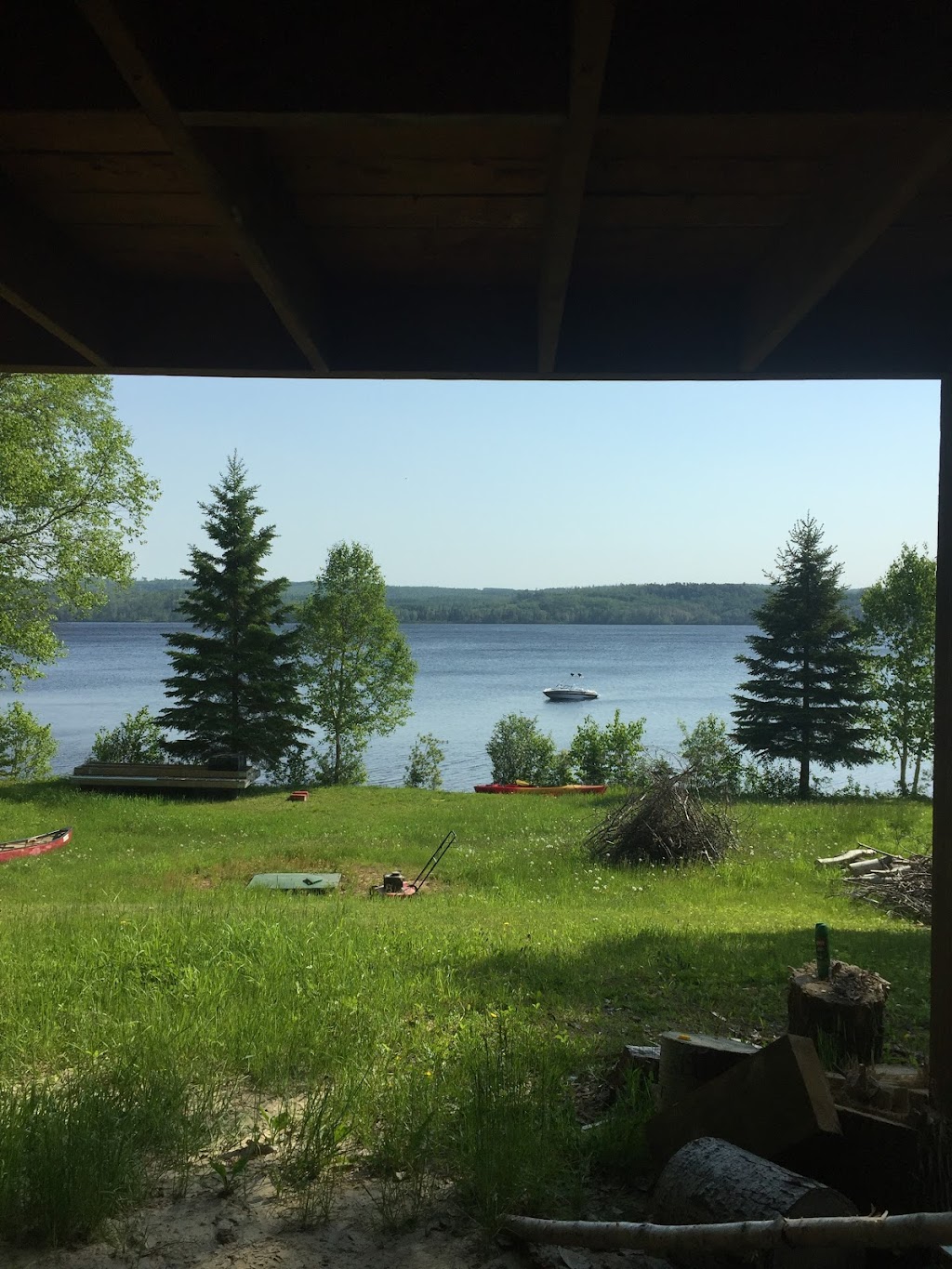 Cabane Sur Le Lac | 28-30 Chem. Gamache, Saint-Michel-des-Saints, QC J0K 3B0, Canada | Phone: (450) 833-6333