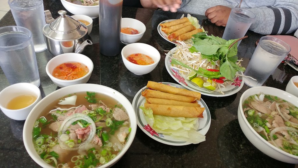 Pho Rang Dong Restaurant | 4527 8 Ave SE, Calgary, AB T2A 4X2, Canada | Phone: (403) 207-8558