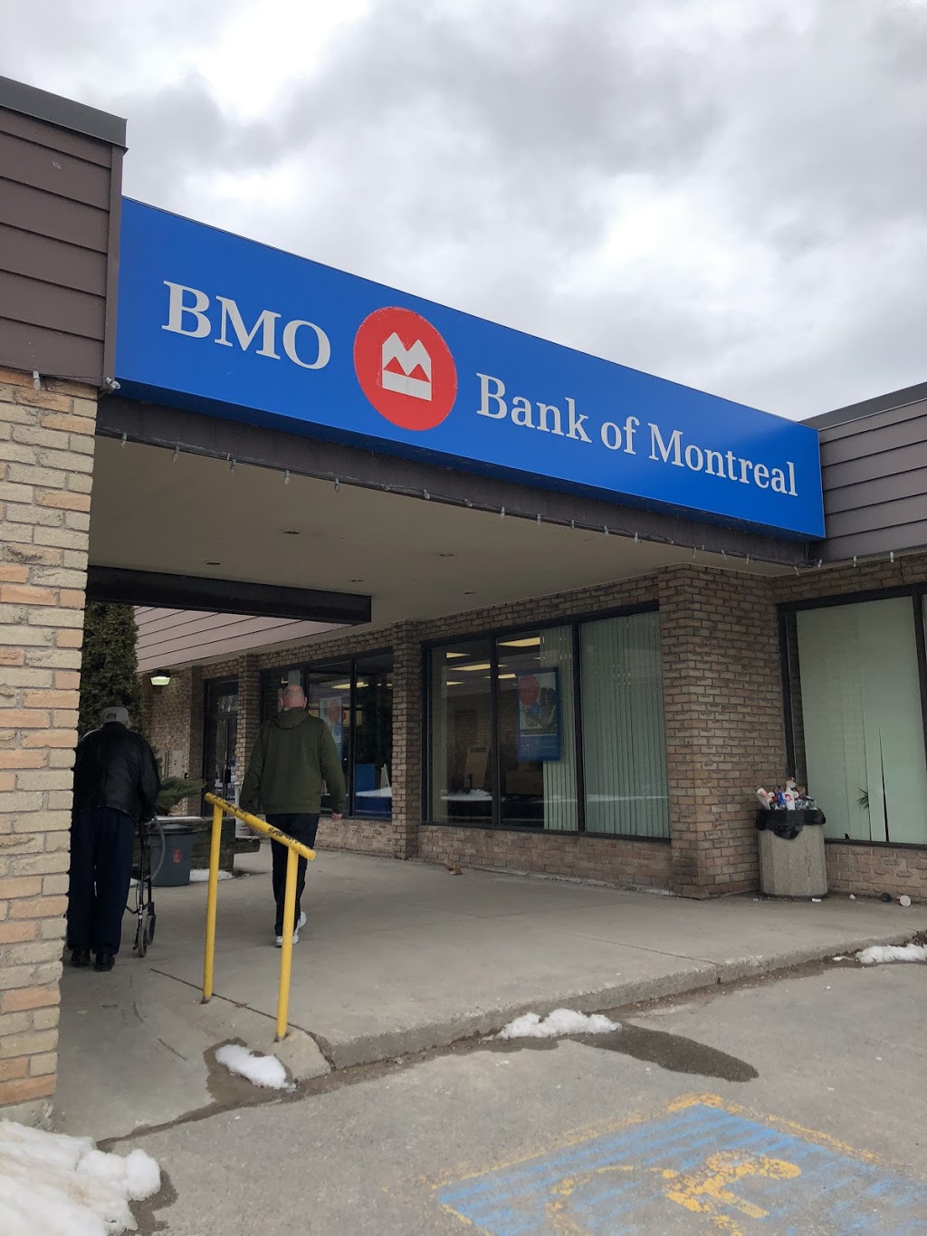 BMO Bank of Montreal | 106 High St, Sutton, ON L0E 1R0, Canada | Phone: (905) 722-3293