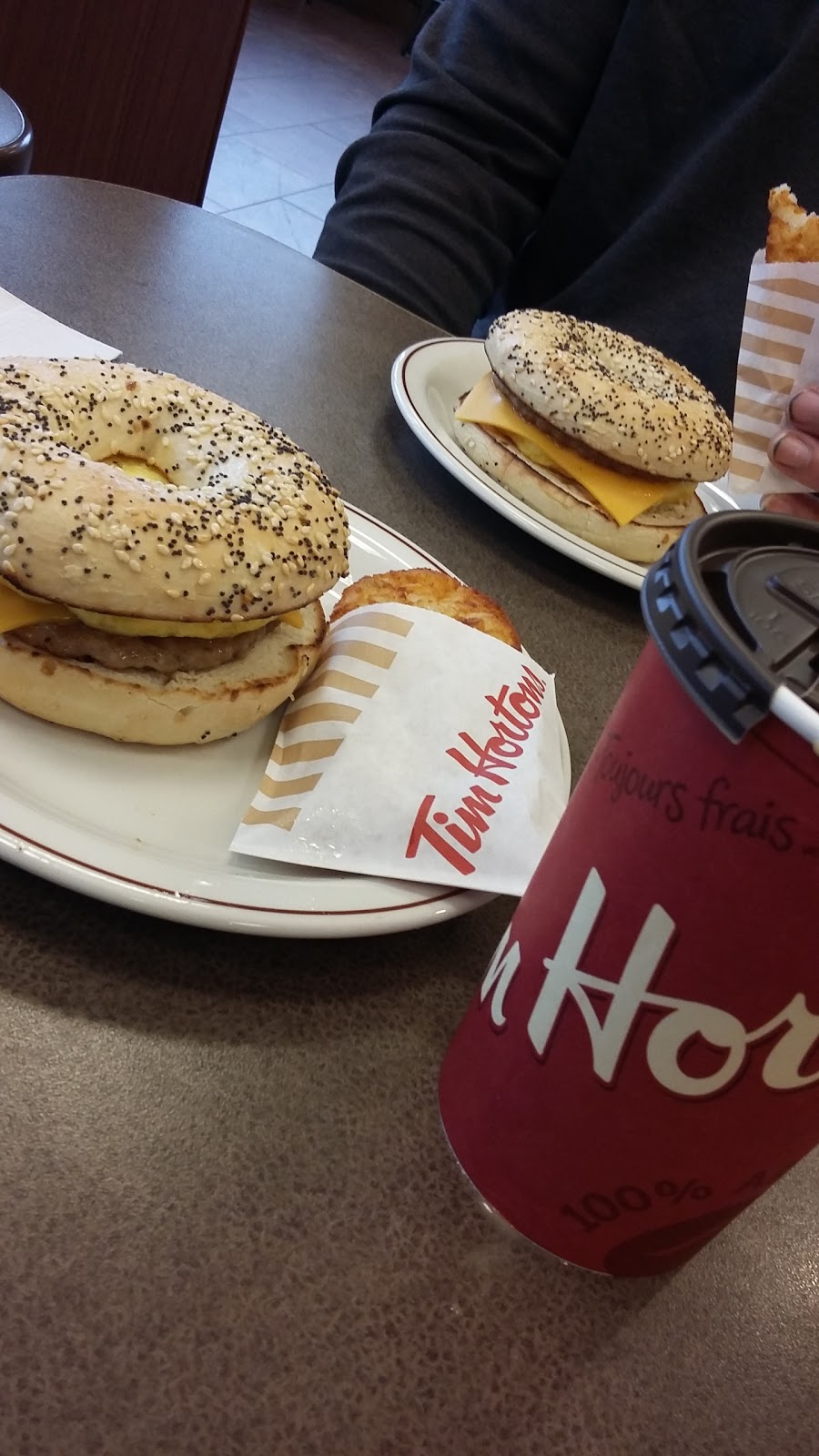 Tim Hortons | 5556 Boulevard Sainte-Anne, Boischatel, QC G0A 1H0, Canada | Phone: (418) 406-0686