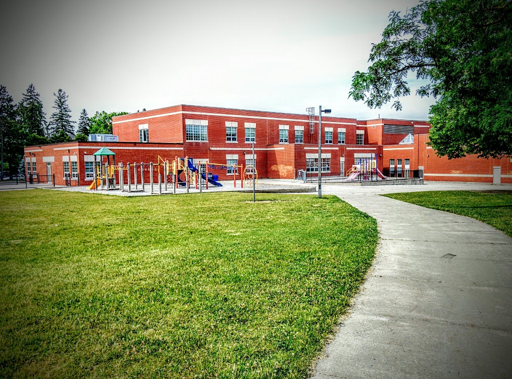 Thornhill Public School | 7554 Yonge St, Thornhill, ON L4J 1V8, Canada | Phone: (905) 889-1566