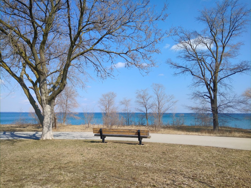 Waterfront Trail Parking Lot | Confederation Park A, Hamilton, ON L8E 3L8, Canada