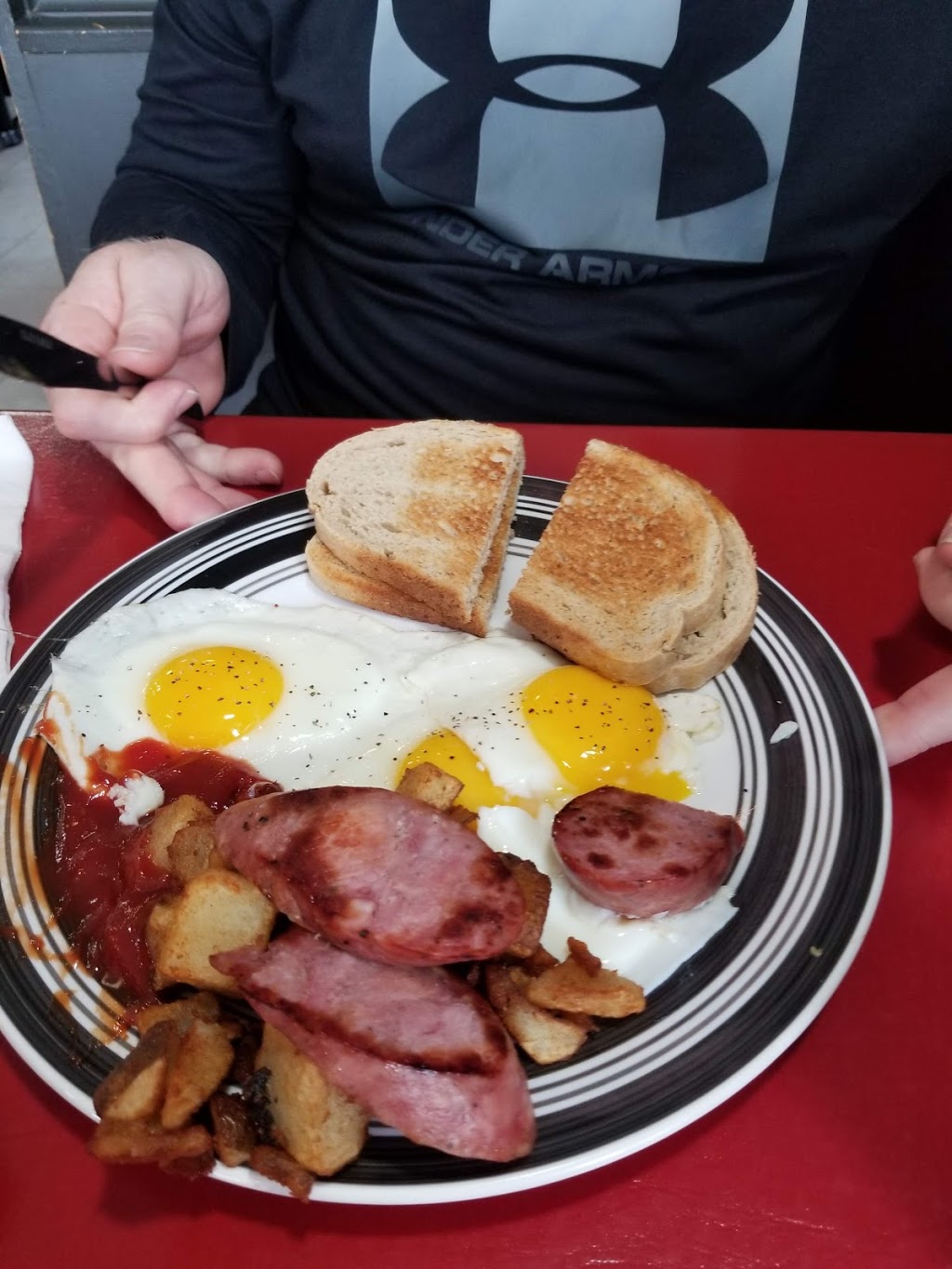 Good Eats Diner | 48 Glendale Ave, Niagara-on-the-Lake, ON L0S 1J0, Canada | Phone: (905) 682-1746