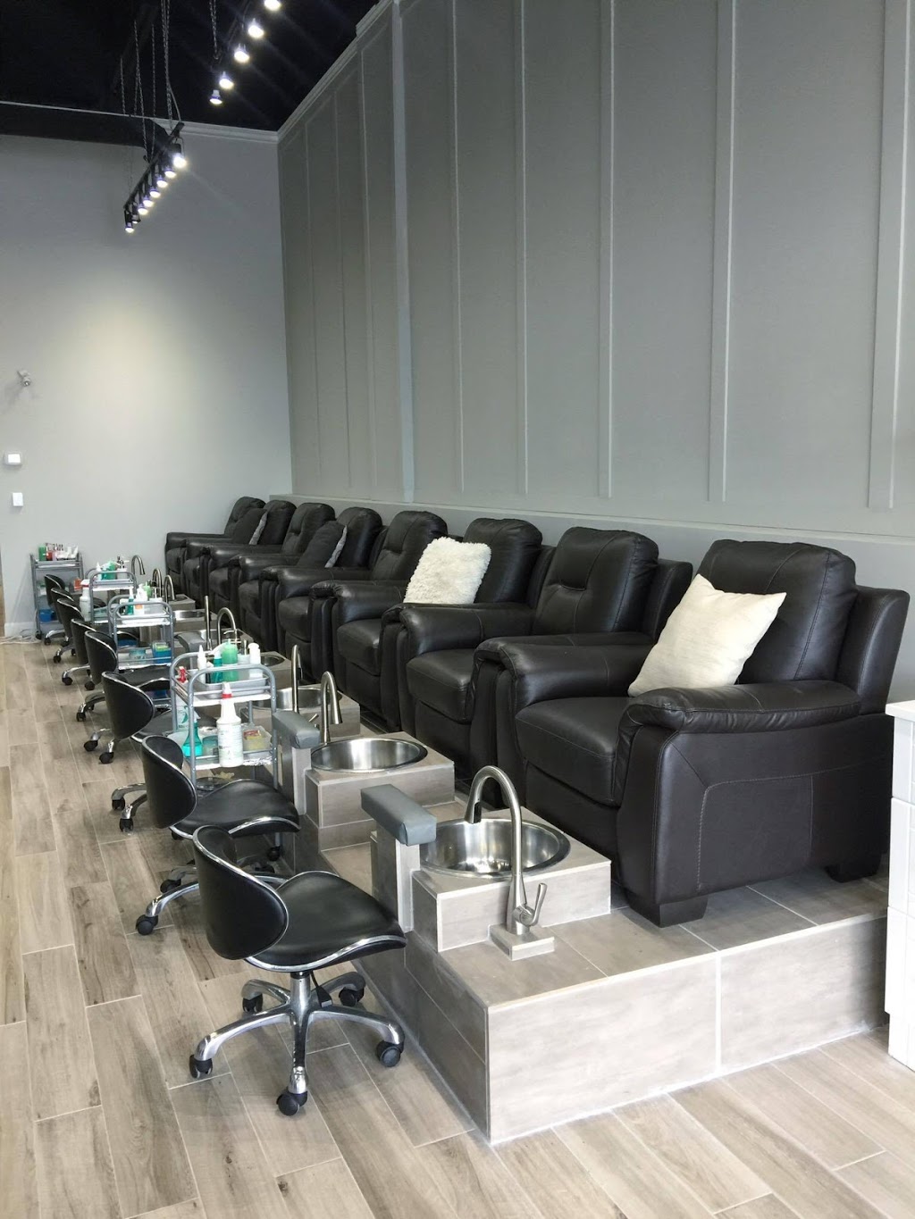 Luna Nails & Spa | 5703 Hazeldean Rd, Stittsville, ON K2S 0P6, Canada | Phone: (613) 236-2668