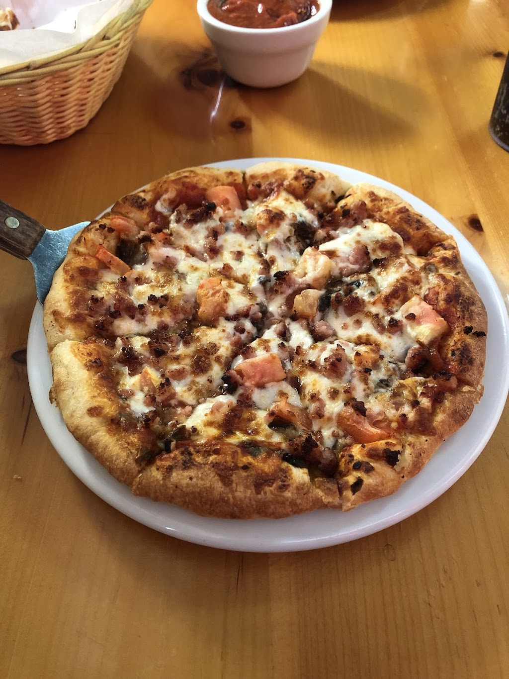 Liverpool Pizzeria | 155 Main St, Liverpool, NS B0T 1K0, Canada | Phone: (902) 354-2422