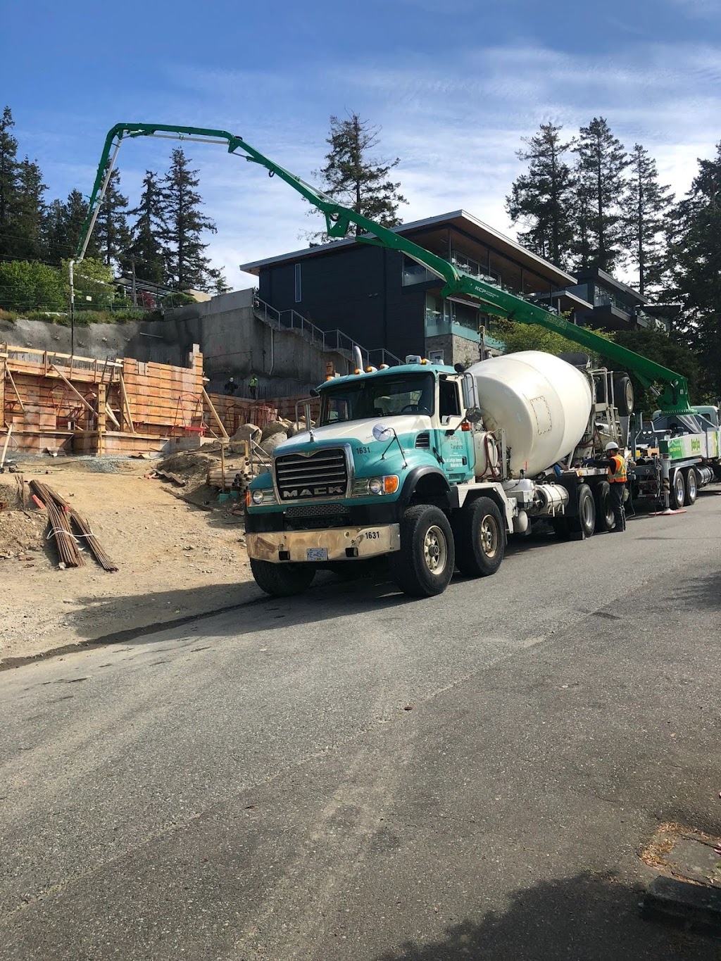 Richie Rich Concrete Pumping Ltd | 44675 S Sumas Rd, Chilliwack, BC V2R 4B7, Canada | Phone: (604) 701-1714