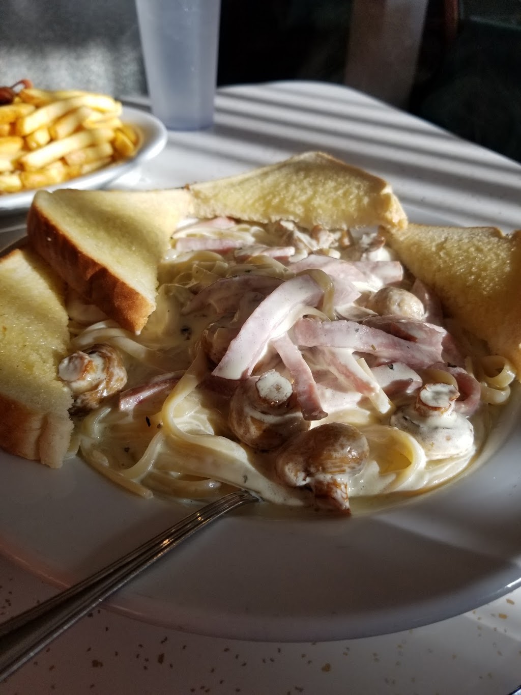 Bravo Family Restaurant & Dining Lounge | 495 King St E, Gananoque, ON K7G 1G9, Canada | Phone: (613) 382-2163