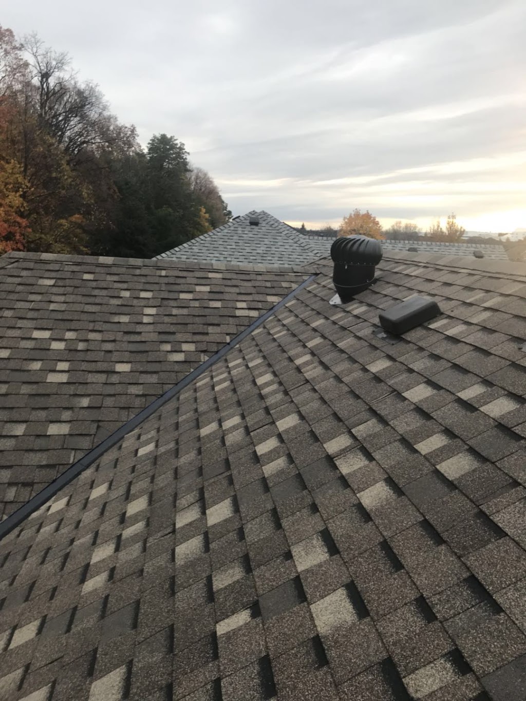 Rainbow Creator Roofing Ltd | 43-7105, Branigan Gate, Mississauga, ON L5N 7S2, Canada | Phone: (647) 883-8899