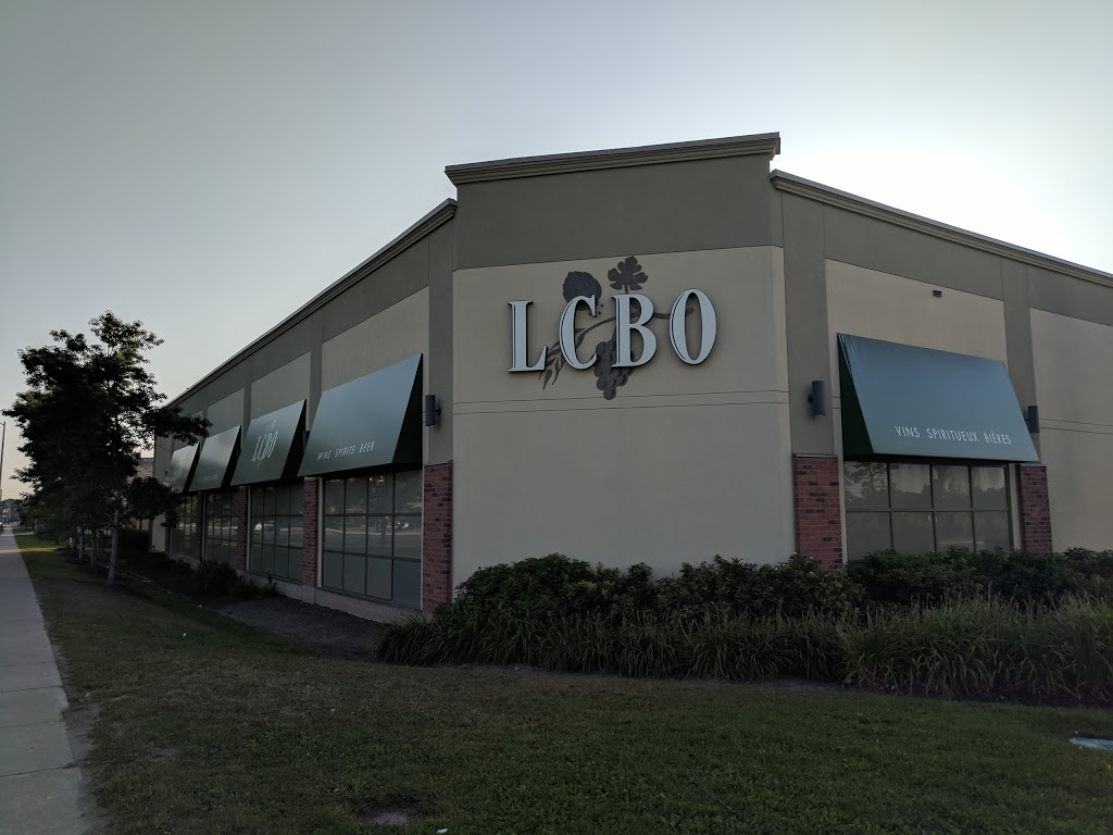 LCBO | 930 Southdown Rd, Mississauga, ON L5J 2Y4, Canada | Phone: (905) 822-2281