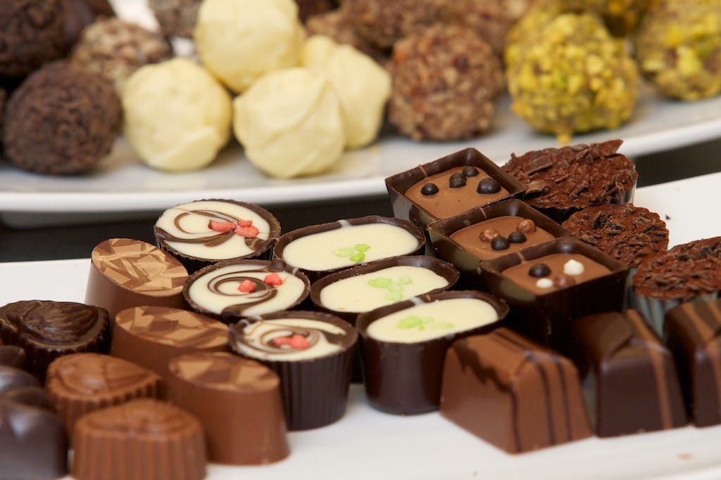 Le Chocolatier | 701 Benchlands Trail #121, Canmore, AB T1W 3G9, Canada | Phone: (403) 679-3351