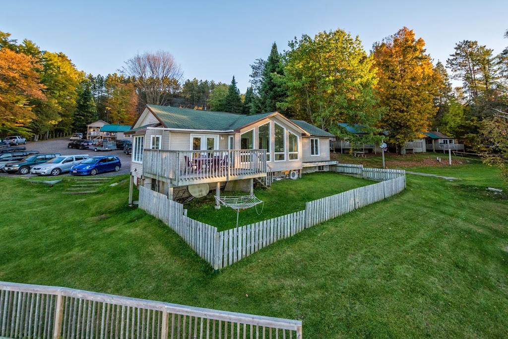 Dayspring Cottages | 18 Snowshoe Ln, Katrine, ON P0A 1L0, Canada | Phone: (705) 382-3427