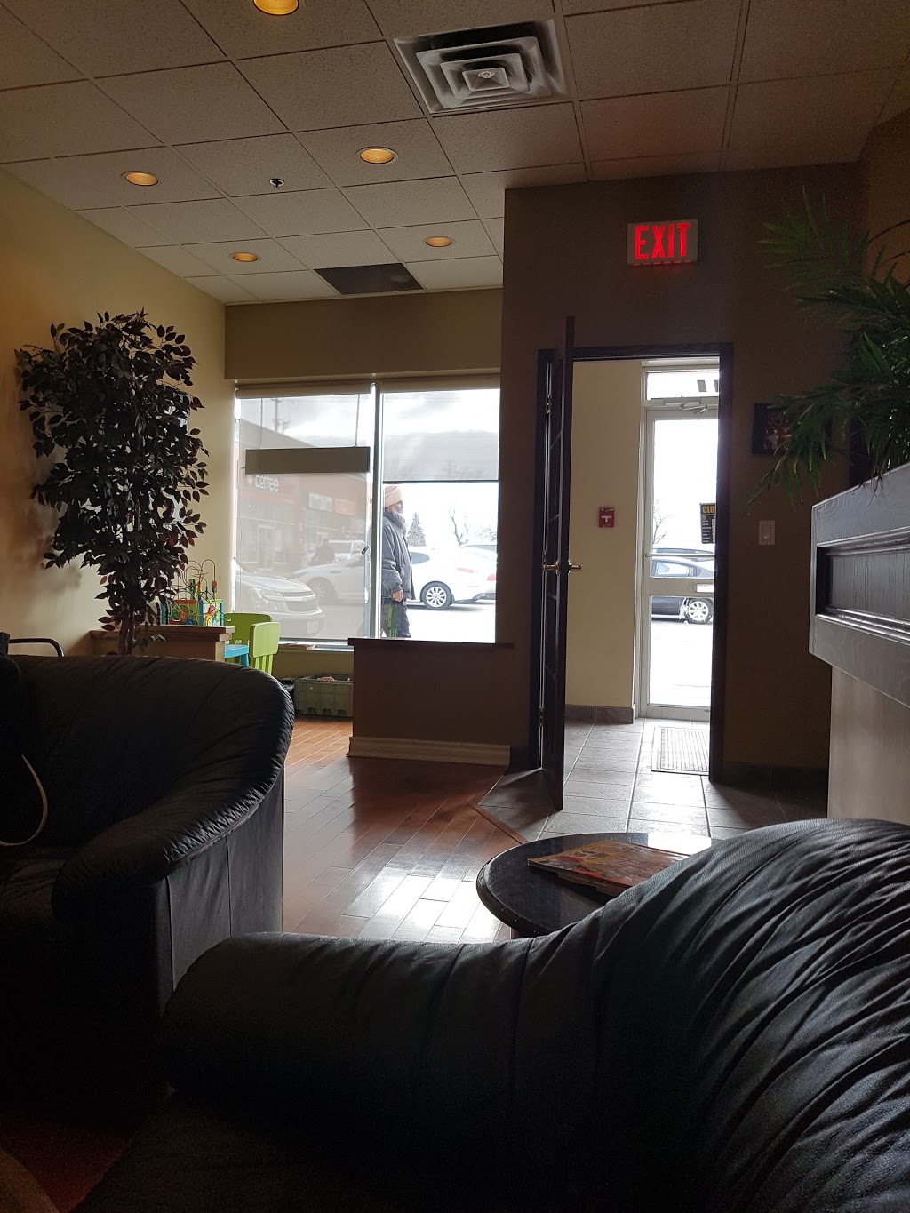 Finch West Dental Office | 2540 Finch Av W, North York, ON M9M 2G3, Canada | Phone: (416) 740-6112