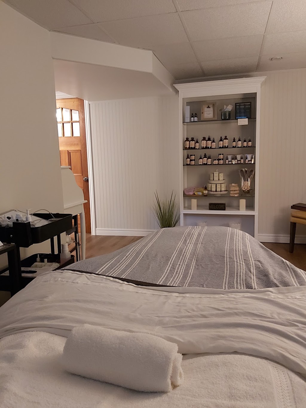 White Feather Spa | 370 Larry St, Port Stanley, ON N5L 1H5, Canada | Phone: (226) 234-5478