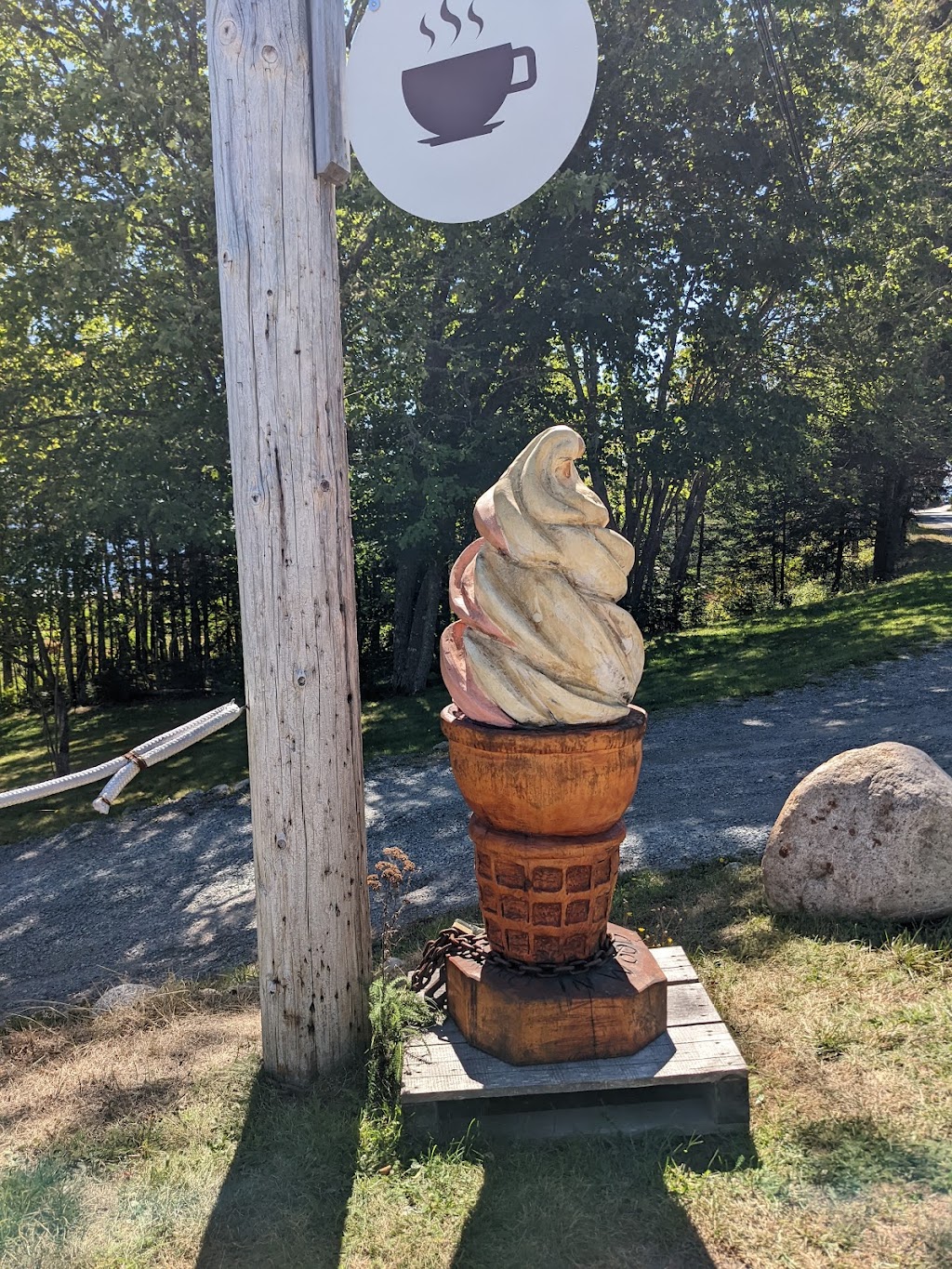 The Little Ice Cream Shop | 8230 St Margarets Bay Rd, Black Point, NS B0J 1B0, Canada | Phone: (782) 640-1516