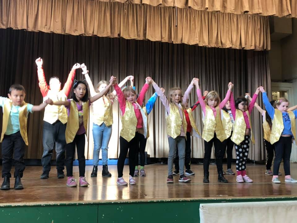 Lights Up Musical Theatre Schools - North Vancouver | 1058 Ridgewood Dr, North Vancouver, BC V7R 1H8, Canada | Phone: (888) 502-5253