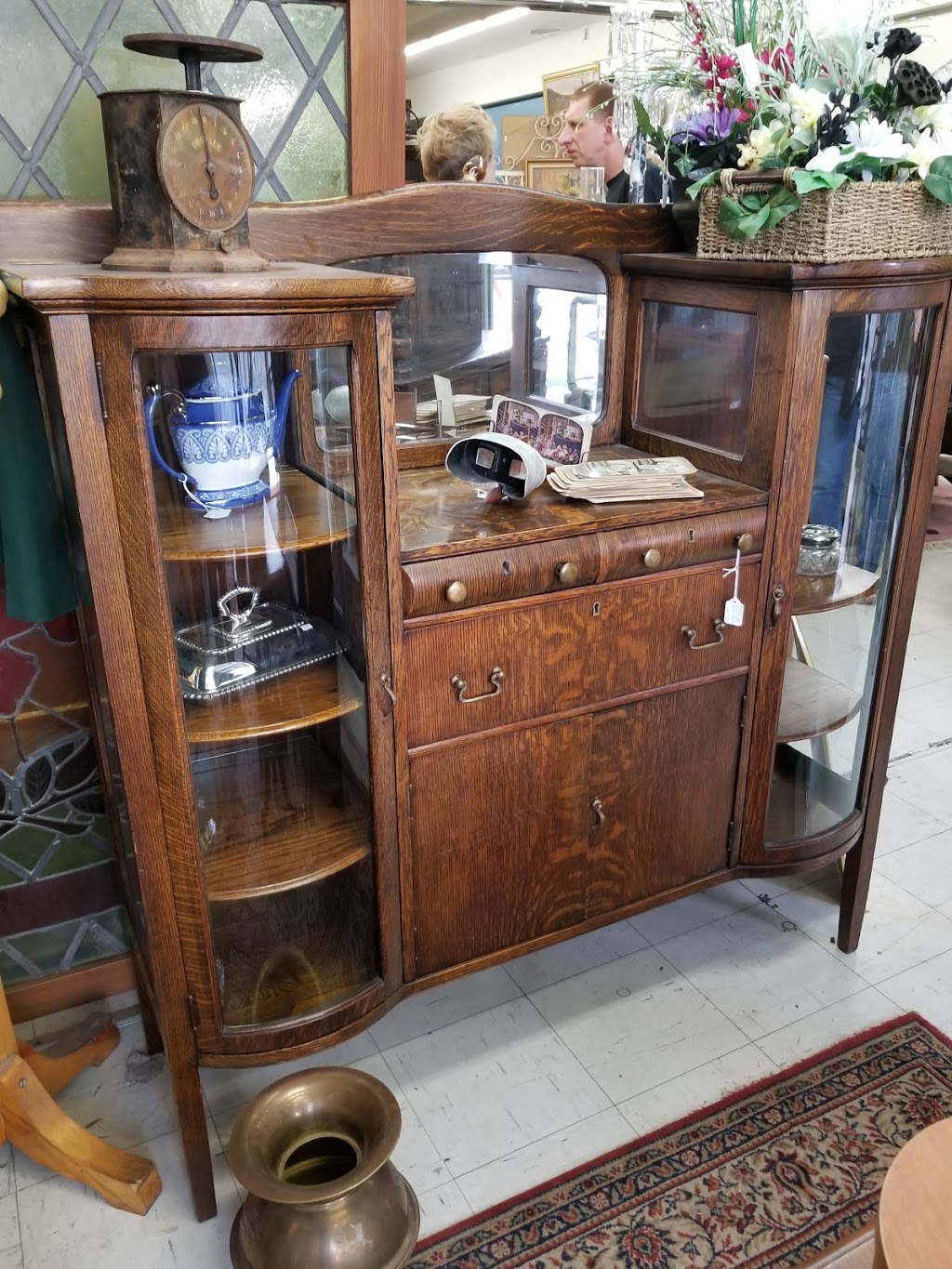 Roberts Antiques | 321 Ottawa St N, Hamilton, ON L8H 3Z8, Canada | Phone: (905) 681-6174