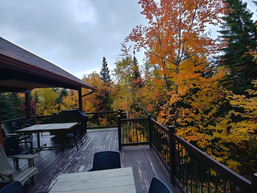 Chalet Au Grand Merisier | Petite-Rivière-Saint-François, QC G0A 2L0, Canada