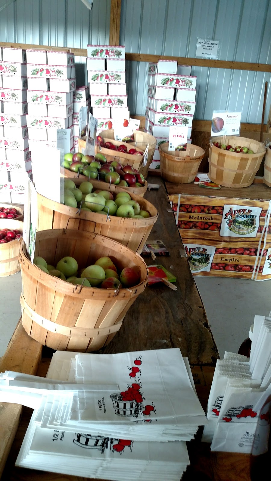 Stonehill Orchard | 2356 Shirley Rd, North Collins, NY 14111, USA | Phone: (716) 337-2380