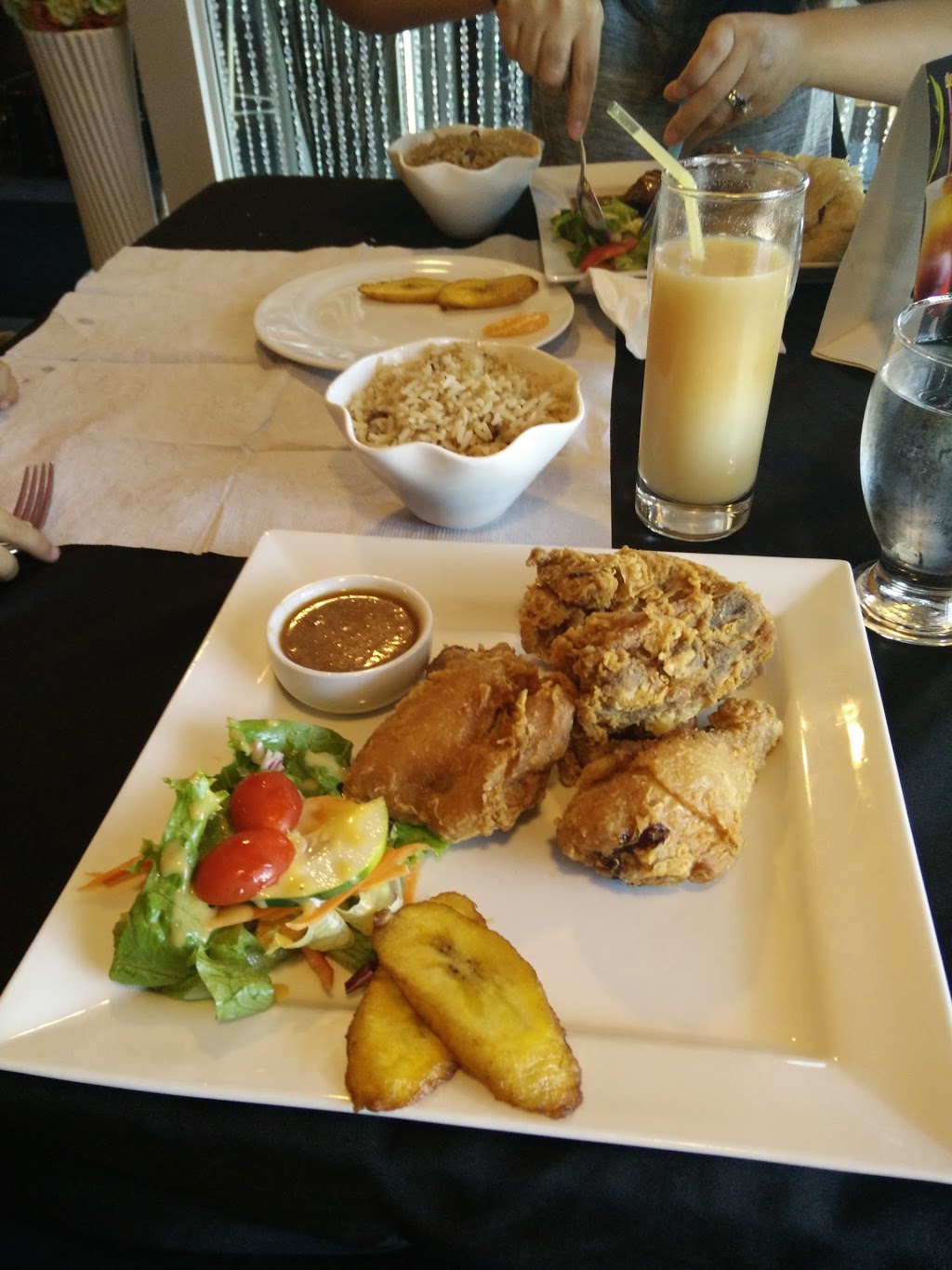 Lil Negril Island Grill | 261 Centrepointe Dr, Nepean, ON K2G 6E8, Canada | Phone: (613) 226-7575