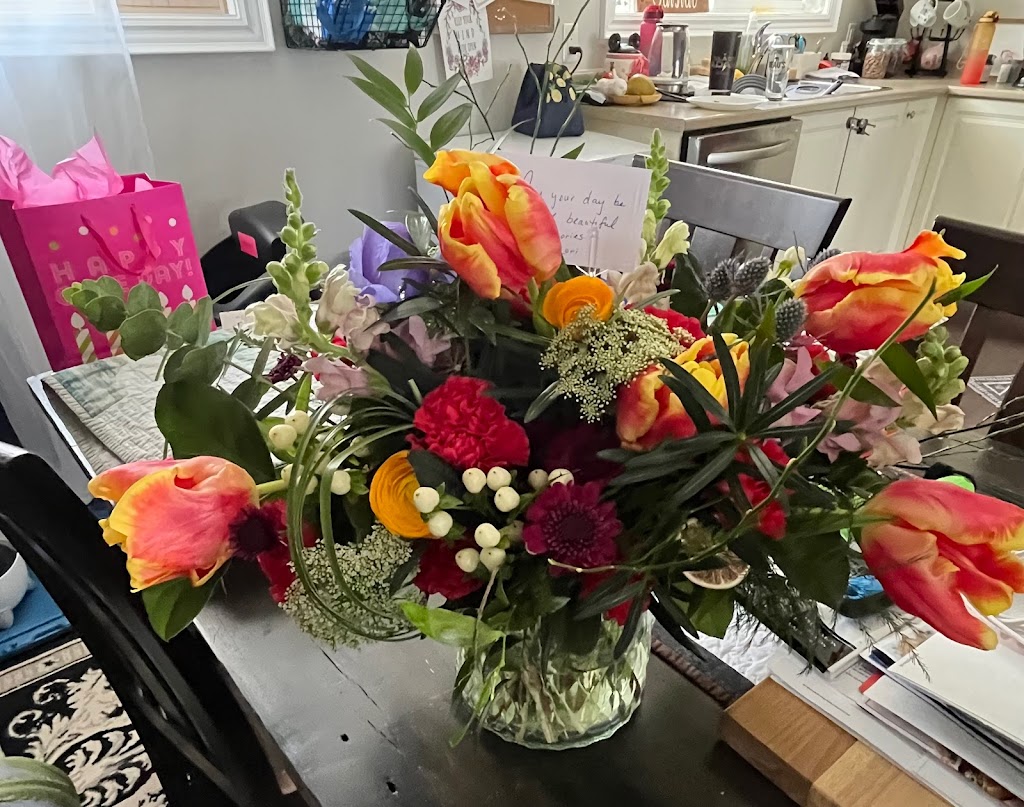 Brookstead Fine Flowers | 103 Mary St W, Whitby, ON L1N 2R4, Canada | Phone: (905) 809-0227