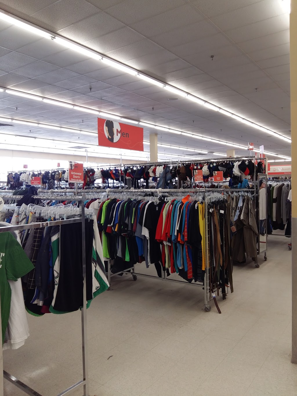 Value Village | 1824 Bank St, Ottawa, ON K1Z 7Y6, Canada | Phone: (613) 526-5551