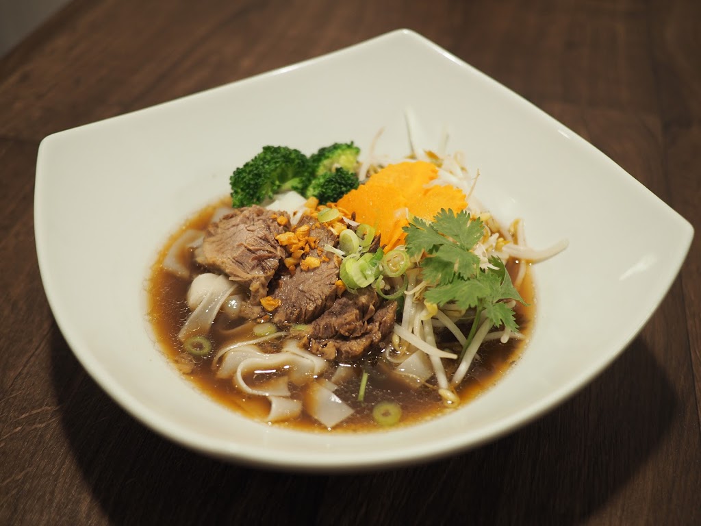 Noodle Paradise | 4217 Hastings St, Burnaby, BC V5C 2J5, Canada | Phone: (604) 293-1343