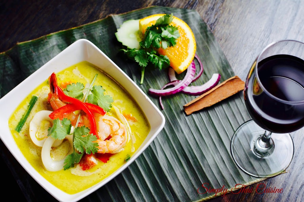 Simply Thai Cuisine | 2253 Bloor St W, Toronto, ON M6S 1N8, Canada | Phone: (416) 769-8866