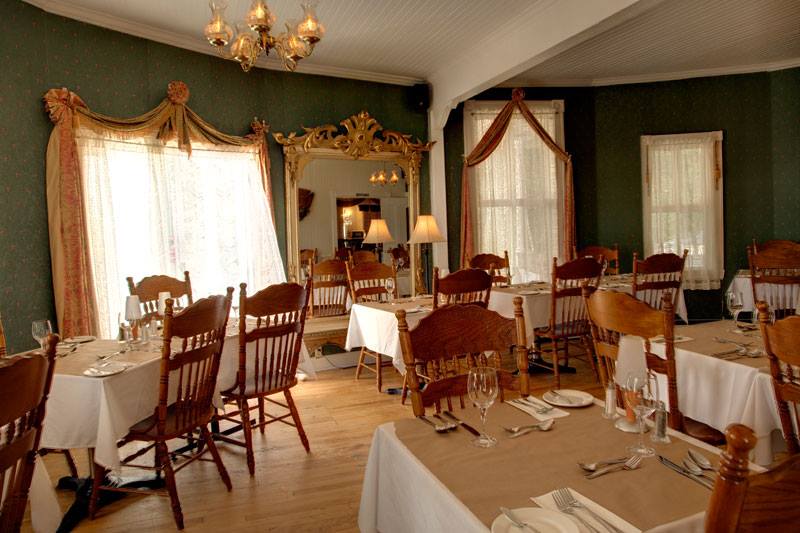 Restaurant La Tour du Lac - Restaurant Ste-Agathe-des-Monts | 173 Chemin du Tour du Lac, Sainte-Agathe-des-Monts, QC J8C 1B7, Canada | Phone: (819) 326-4202