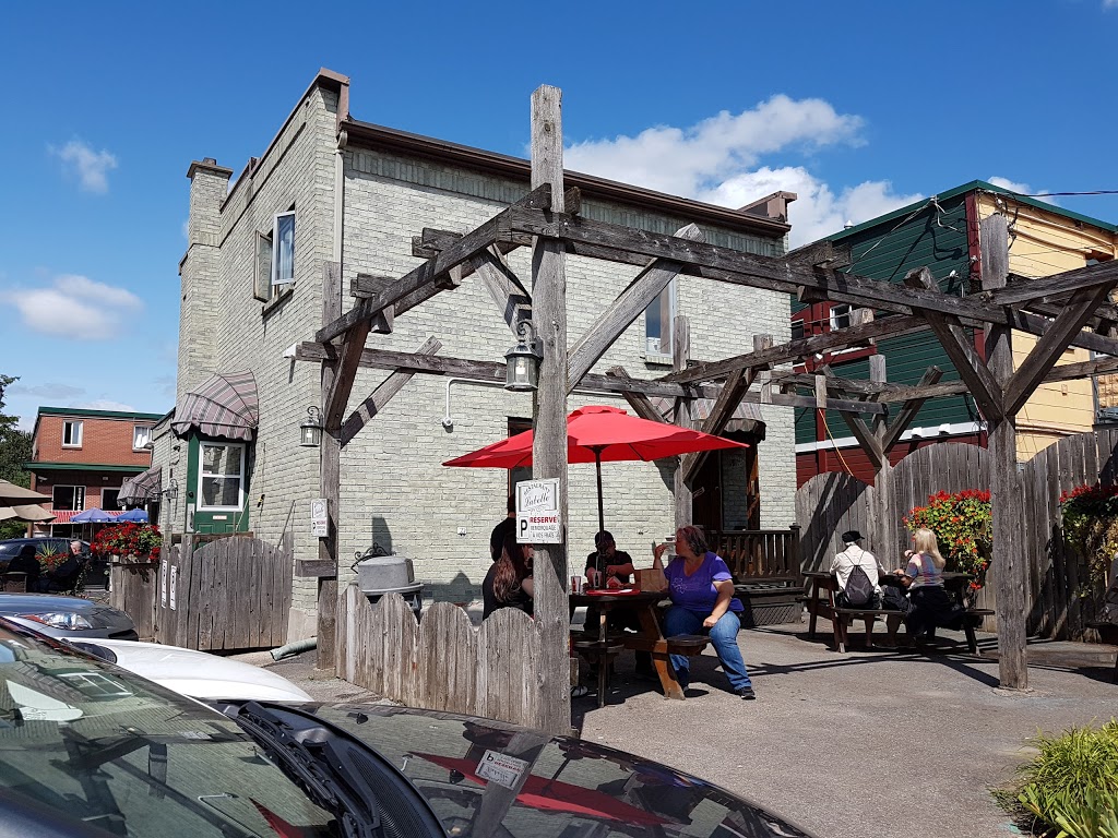 Restaurant Labelle | 384 Rue Principale, Lachute, QC J8H 1Y2, Canada | Phone: (450) 562-8230