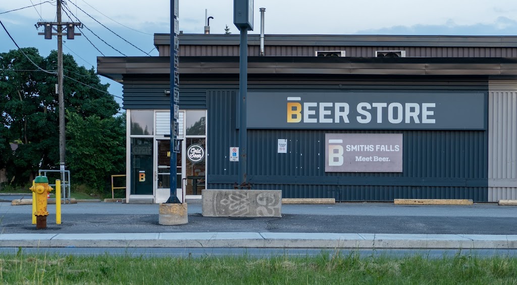 Beer Store 4642 | 75 Lombard St, Smiths Falls, ON K7A 4Y9, Canada | Phone: (613) 283-3895