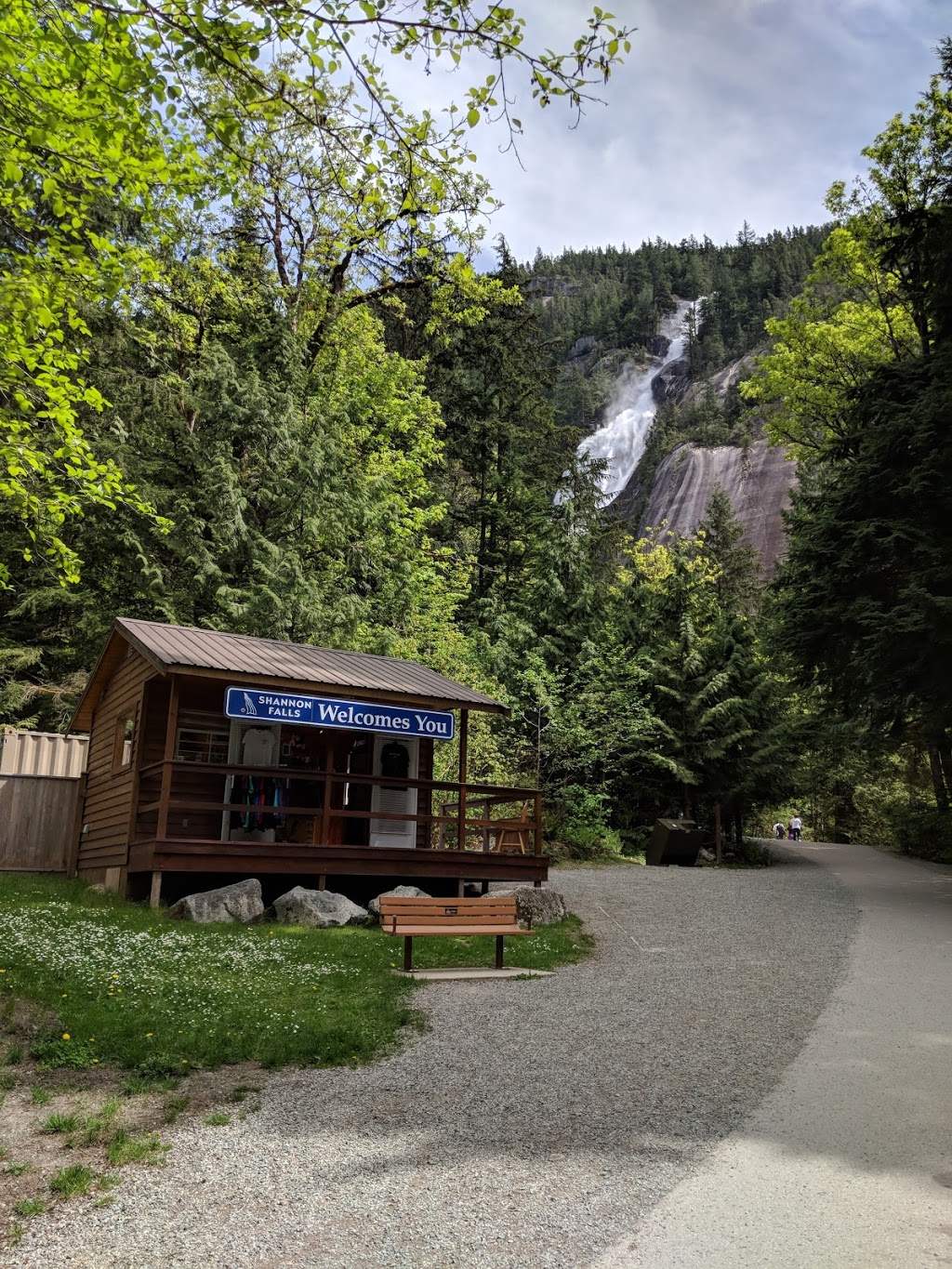 Shannon Falls | 36800 BC-99, Squamish, BC V0N 3G0 BC-99, Squamish, BC V0N 3G0, Canada