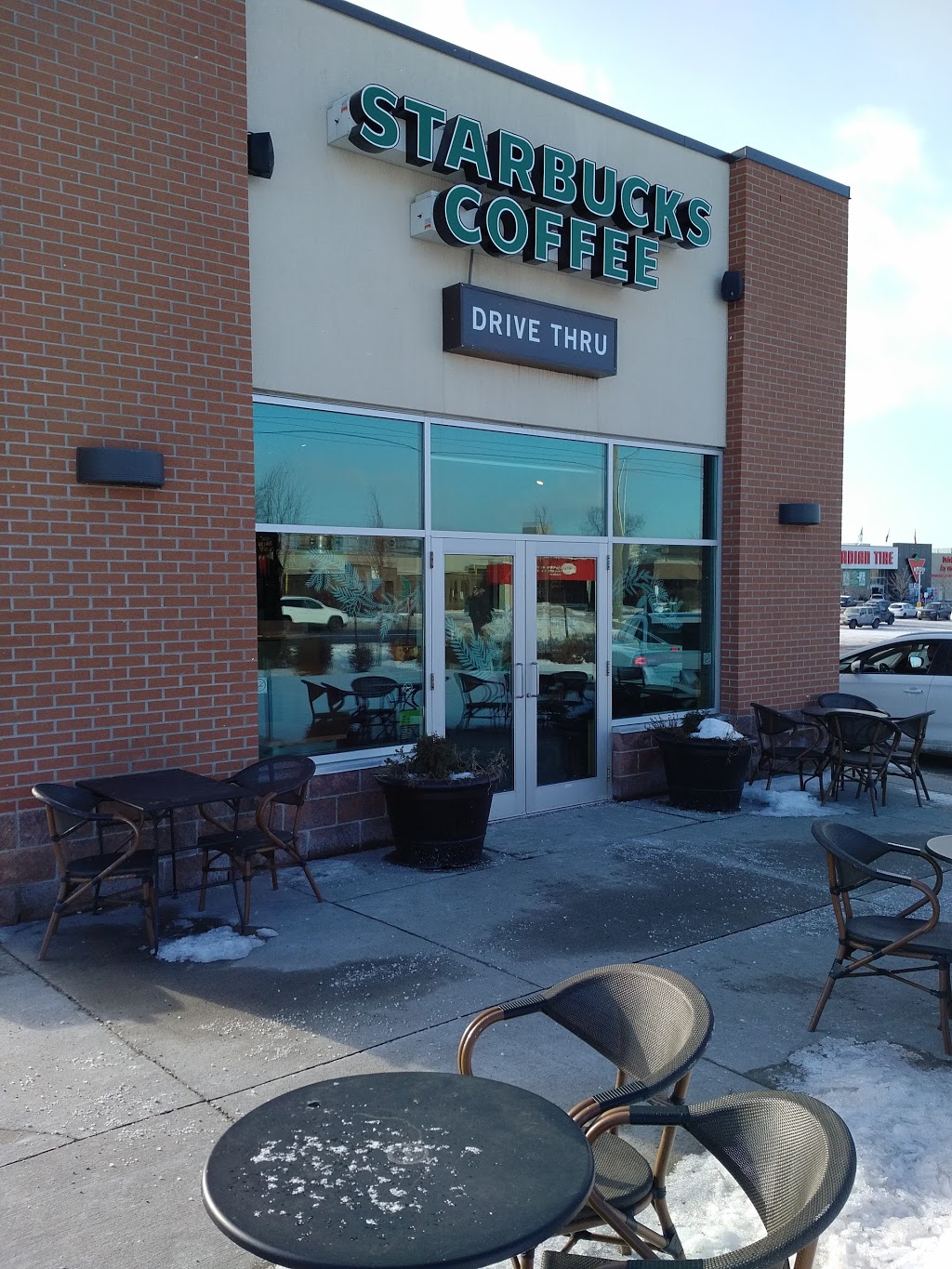 Starbucks | 380 Coventry Rd, Ottawa, ON K1K 2C6, Canada | Phone: (613) 744-6471