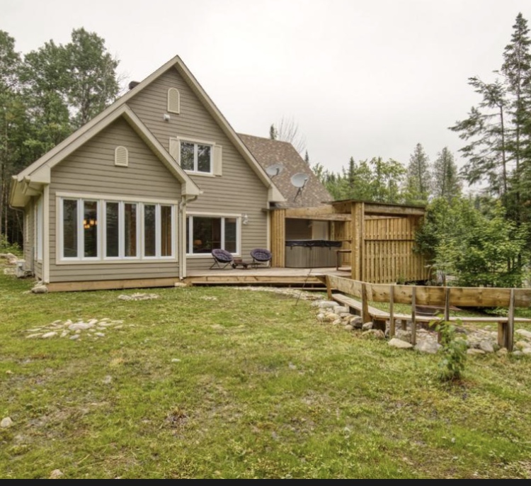 Chalet Mika | 600 Chemin Olivier, Saint-Côme, QC J0K 2B0, Canada | Phone: (438) 932-5750